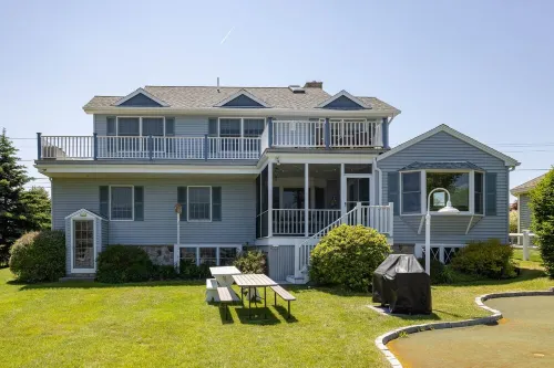 Spacious Beach Villa - Ocean Views - 3 Minute Walk to Shore - Available All Year