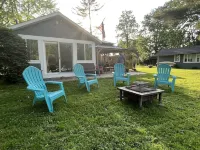 Waterfront!Outdoor living! Canoe kayaks paddleboard 60 ft dock Newly Renovated - Wifi