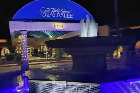 Peaceful Moroccan Retreat - Downtown Palm Springs w/ Mountain View Отели рядом с достопримечательностью «Honeymoon Hideaway»