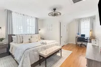 Bell House - Contemporary Comfort Near Wards Road with a Luxurious Hot Tub.