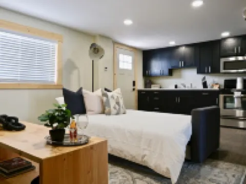 Golden Spike Stable Getaway in Downtown Tremonton Hotels in Box Elder County