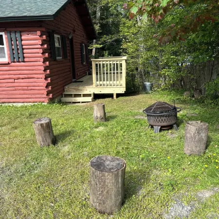 Cozy 2-bedroom cabin near Mount Snow 3 min drive