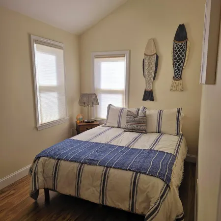 The Bungalow at Eagleville Lake Under 3 miles to UCONN!