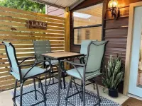 Lake Martin Boathouse great for couples: steps to the dock. Paddleboat included.