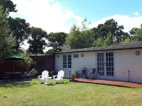 Lymington Self-Catering Garden Retreat Hotels in Lymington and Pennington