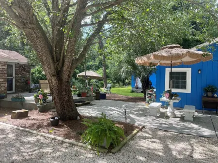 Cozy Guesthouse/Studio Near Beaches Pet Friendly