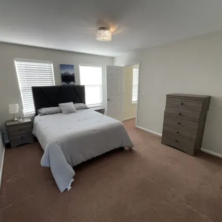 Relax with the whole family. Spacious home. Close to shopping and hiking trails