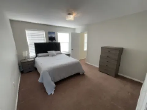 Relax with the whole family. Spacious home. Close to shopping and hiking trails