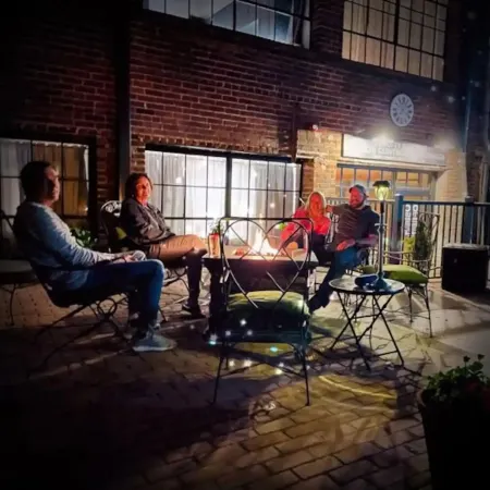 Walkable Downtown Salisbury Fully Furnished Apt.