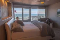 Unequalled Artist Owned 7th Floor Paradise!  Direct Oceanfront! Meet an Octopus!