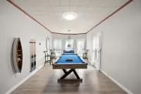 Walking distance to Burnside marina! Views of beautiful Lake Cumberland! Hotels in Burnside