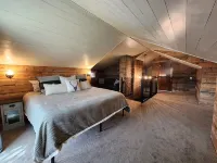 Beautiful 5 bedroom home w/ access to hot tub/pool 25 mins to Glenwood or Vail! Hotels in Eagle County