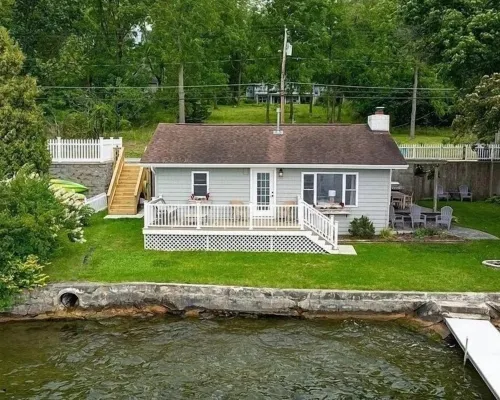 NEW LISTING - Super 2 bedroom home with 72’ of Conesus lakefront Hotels in Conesus