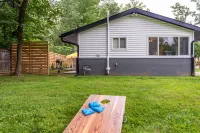 Walkable, near IU, family friendly, newly updated house in the heart of B Town!