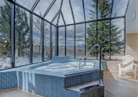 Premier Scenic Lakefront Luxury - Ski Country in the Heart of Colorado