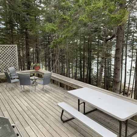 Coveside Cottage-on the shore overlooking Bass Hbr