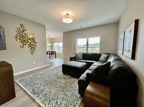 New Construction Townhome - 3 King Beds/2.5 Bathroom!