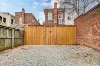 Luxury home in the historic Fan District Hotels near Virginia State Capitol
