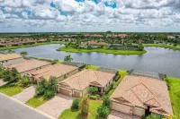 3 bedroom home with private pool and hot tub. Hotels near Ellenton Premium Outlets