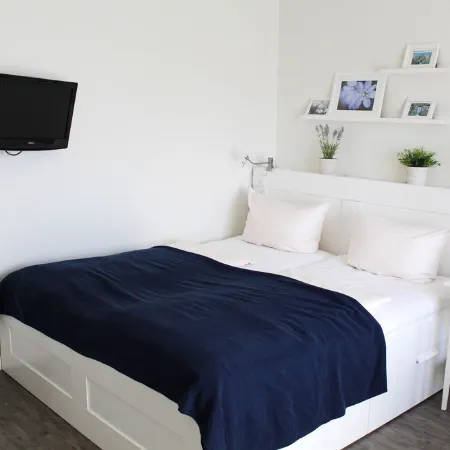 Newly renovated, close to the beach, sunny, south-facing balcony, WLAN