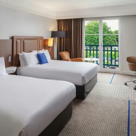 Renaissance Paris Hippodrome de St. Cloud Hotel