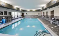 Homewood Suites by Hilton Topeka - Pool