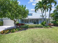Pool House 1/2 Mile From Downtown Stuart Hotels in Stuart