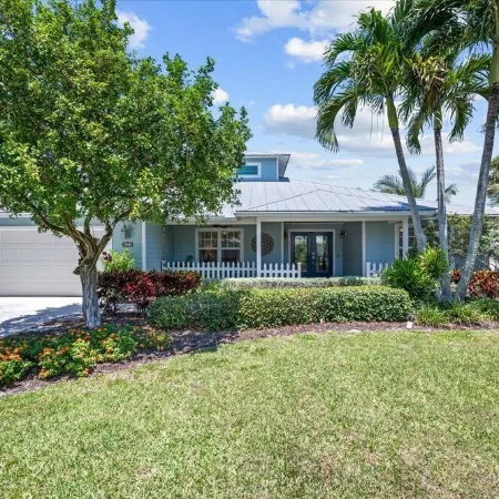 Pool House 1/2 Mile From Downtown Stuart