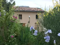 Provencal villa perched in the hills