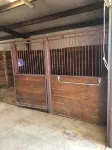 7 min from Stephenville. 2-2 Lodging with horse accommodations. Stalls, Turnouts
