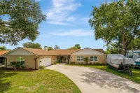 The Bay Beach House: Boat/Jetskis