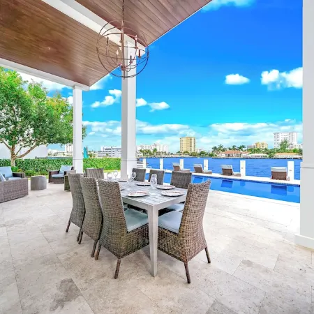 Waterfront Gem! Heated Pool+HotTub! Close 2 Beach!