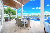 Waterfront Gem! Heated Pool+HotTub! Close 2 Beach!