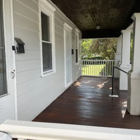 2 Bedroom Fully Furnished, Pets Welcomed, W/D in unit, private parking,