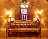 Huge 8BR Mountaintop Mansion, with Majestic Views,Oversized deck in Mt.Airy, NC.