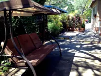 Family Retreat & Workspace! Near 30+ vineyards and Plaza! Parking. WiFi.
