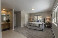 Spacious 6Br Mountain Getaway!  on Shuttle Route, Hot Tub, Game Room, Sleeps 16+