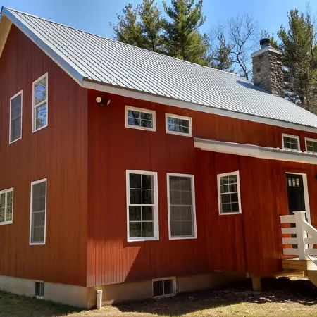 MODERN FARMHOUSE, Saugerties Woodstock, Deck, Fireplace, Fire Pit, WiFi, TV