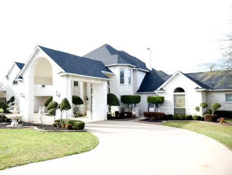 NEWHOUSE MANSION DALLAS TOP 10 Vacation Rental  POOL and SPA3 Acres Of Land