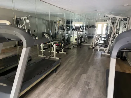 Beautiful South Island, Fully Remodeled, 3 Bedroom Escape with Sunroom Отели рядом с достопримечательностью «St. Simons Island Lighthouse Museum»