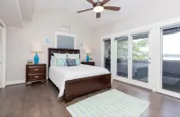 Unobstructed open water lake house for friends & family fun w/Tesla charger