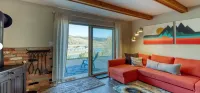 1-bedroom condo just 10 minutes from Keystone Ski Resort with lake views