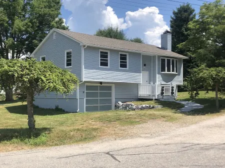 MINI PALACE @ MYSTIC SEAPORT & AQUARIUM: 5 QUEEN BEDS 1 BUNK BED