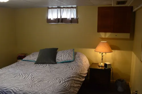Summer dates available close to Lake MI & downtown! Pool table, Grill & Fire Pit
