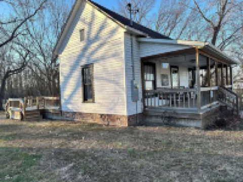 Charming 1-bedroom house in terrific Harrisburg with AC, WiFi