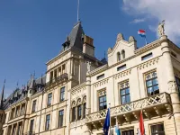 Novotel Suites Luxembourg Отели рядом с достопримечательностью «Сад Трансисьон Петрюс»