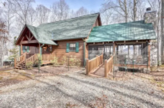 Deer Foot - Private 3Br Cabin, Sleeps 6, Hot Tub, Wood-Burning Fireplaces