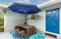 Downtown Sarasota Bayview Bungalow. Ideal location to area wide attractions - 4-Star