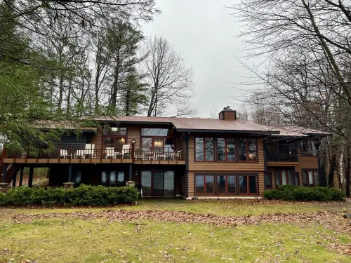 Beautiful Craftsman Style Lake Home