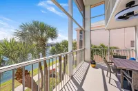 Spacious two story 2-bedroom condo in gorgeous Jupiter
